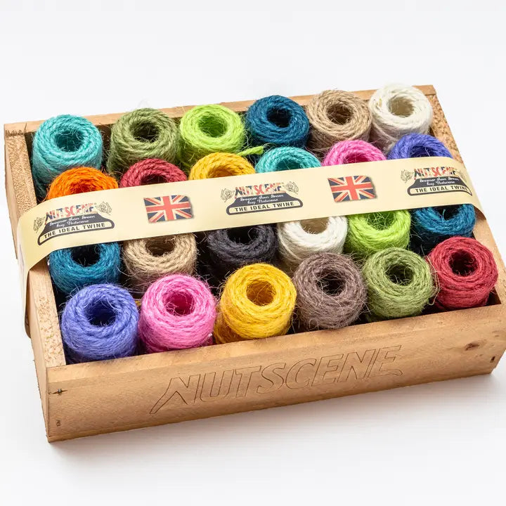 Minikokoiset juuttinarurullat puulaatikossa 24 kpl