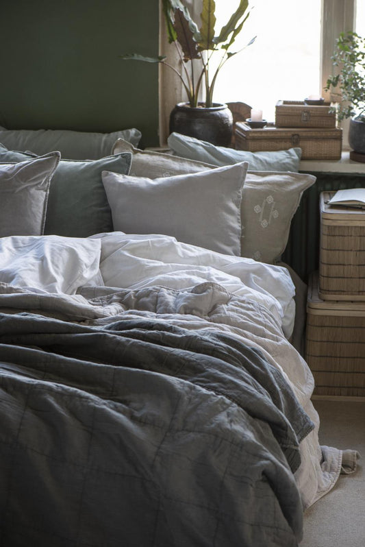 Päiväpeitto – Vintage quilt kivipesty 240 x 240 cm Savunharmaa – Thunder grey
