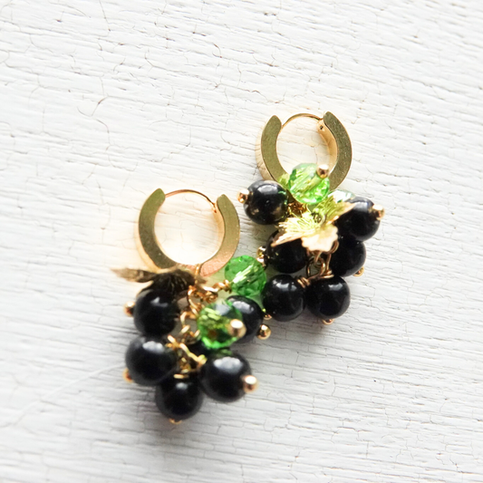 Mustaherukka korvakorut