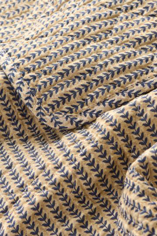 Puuvillatäkki Tummansiniset lehtiraidat vaaleanruskealla pohjalla 130 x 180 cm