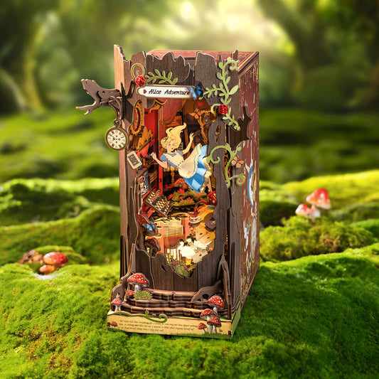 DIY minimaailma kirjahyllyyn - Alice Adventure Book Nook