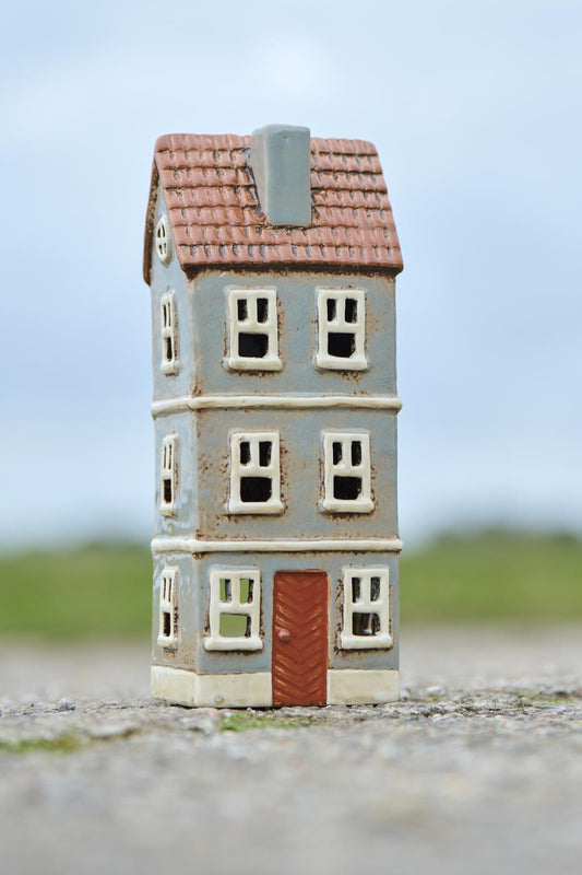 Talolyhty ruskeanharmaa kolmikerroksinen