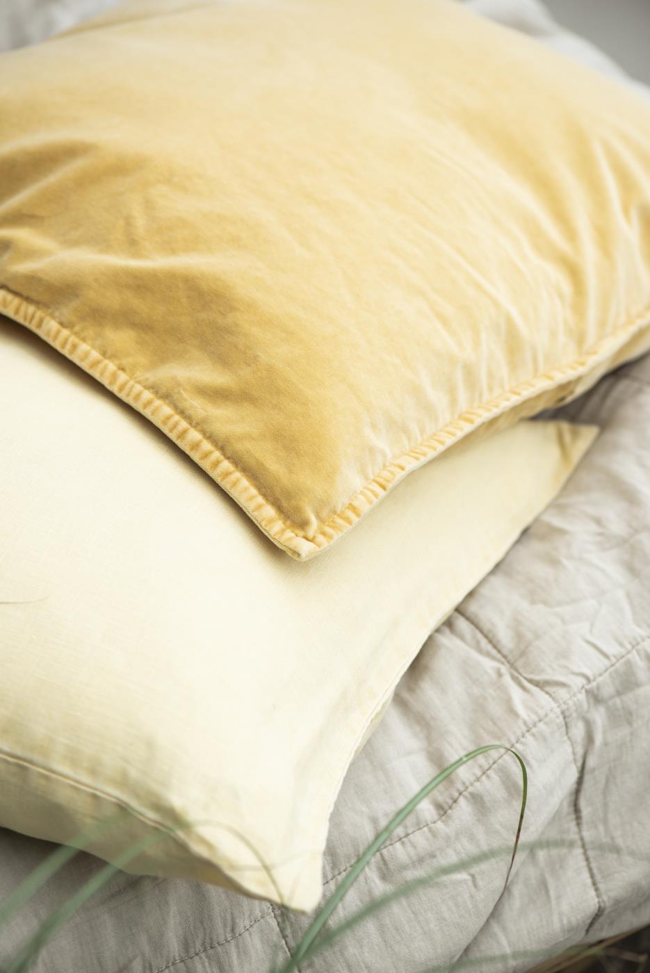 Samettityynynpäällinen Vintage – kuluneen näköinen Keltainen - Lemon drop 50 x 50 cm