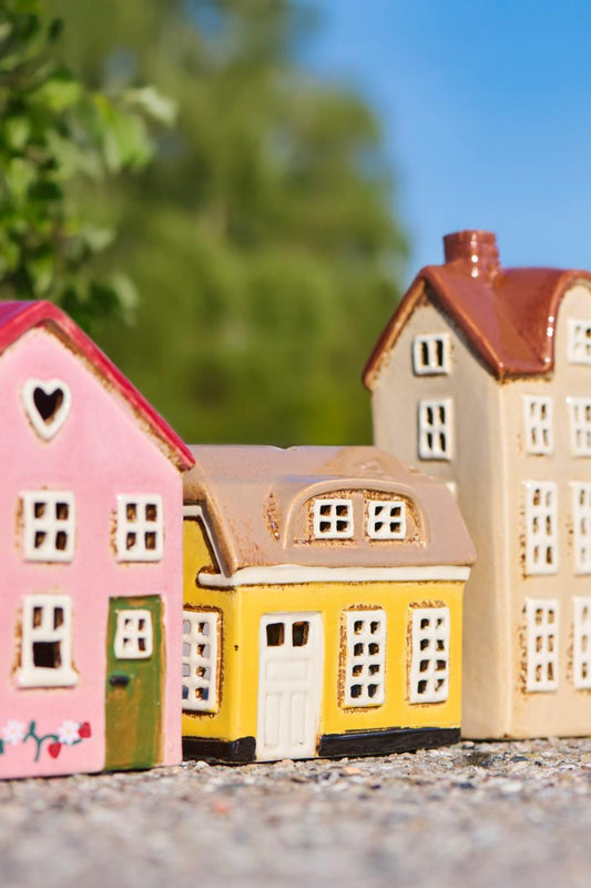 Talolyhty beige - vihreä ovi