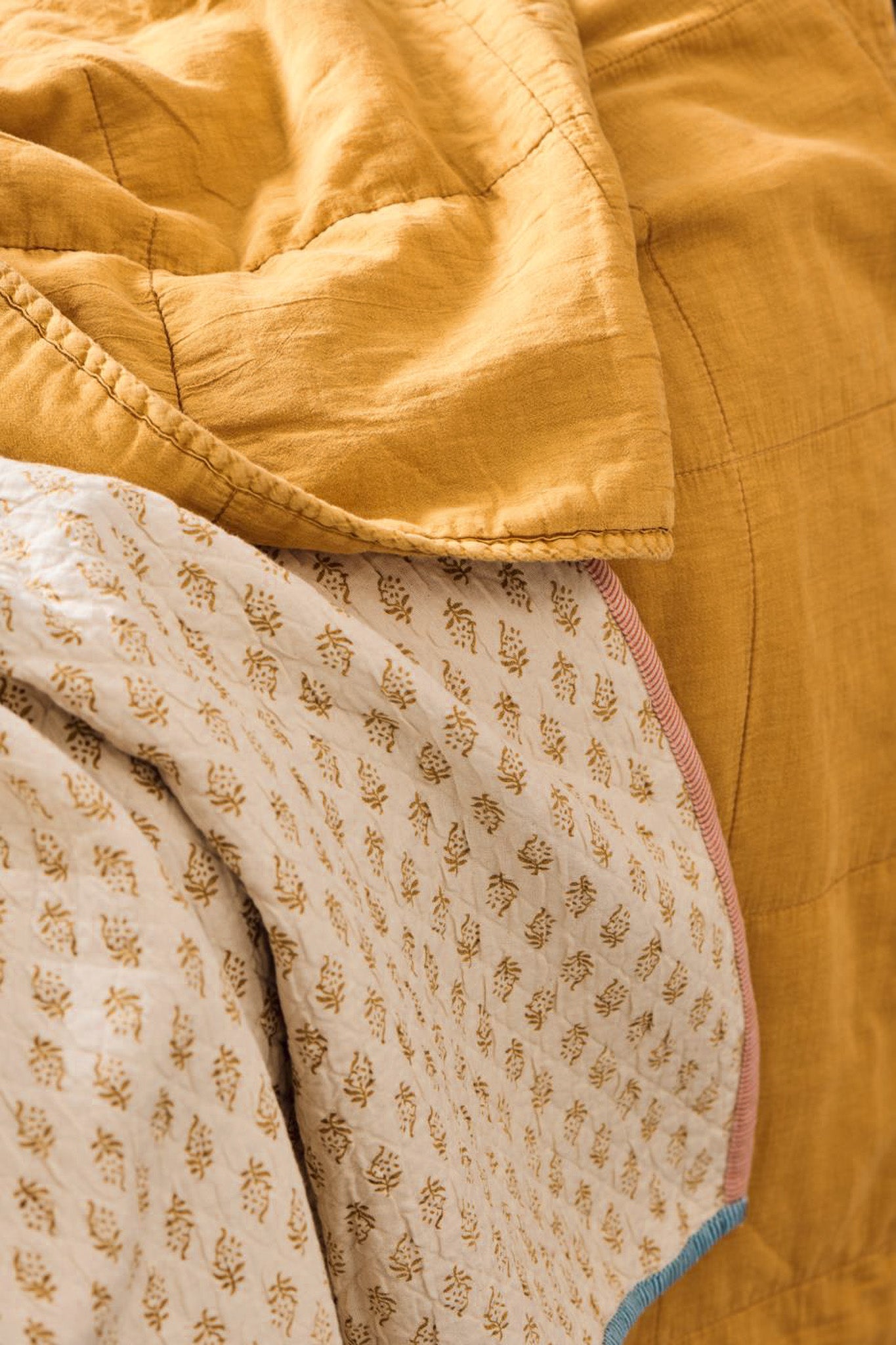 Päiväpeitto - Vintage quilt kivipesty 240 x 240 cm Tumma keltainen - Harvest yellow
