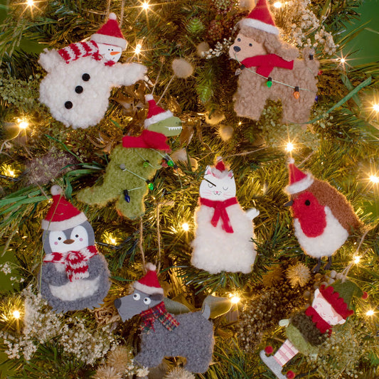 Harmaa koira joulukuusenkoriste