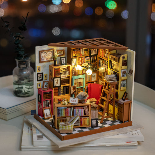DIY Miniatyyritalo Kirjakauppa / Kirjasto - Sams Study