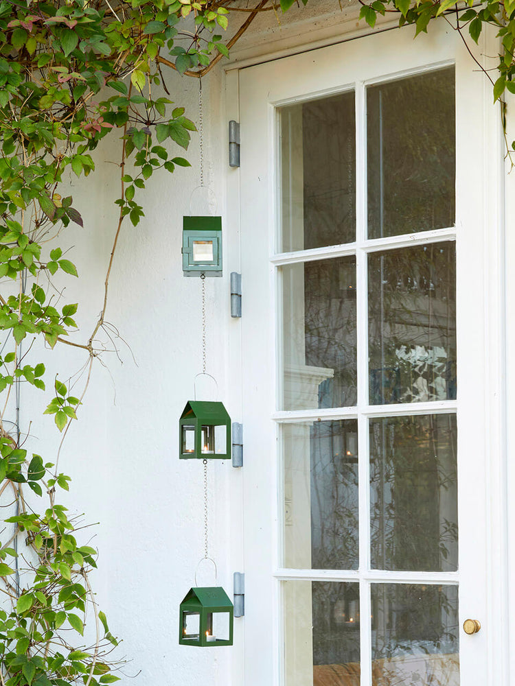 Tuikkuastiat ja pienet lyhdyt