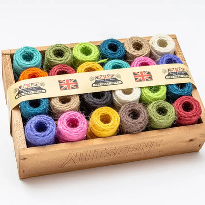 Minikokoiset juuttinarurullat puulaatikossa 24 kpl