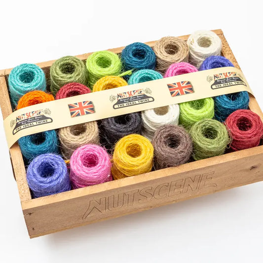 Minikokoiset juuttinarurullat puulaatikossa 24 kpl