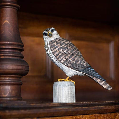 DecoBird Ampuhaukka - Merlin