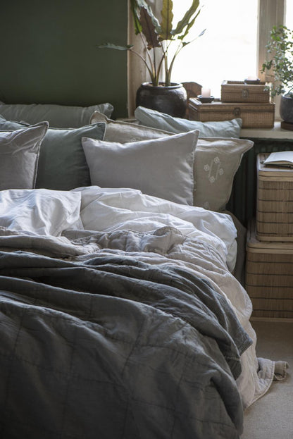Päiväpeitto – Vintage quilt kivipesty 240 x 240 cm Savunharmaa – Thunder grey