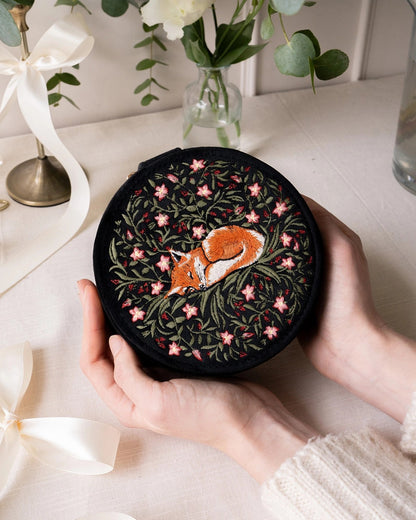 Korurasia Uninen Kettu - Sleepy Fox