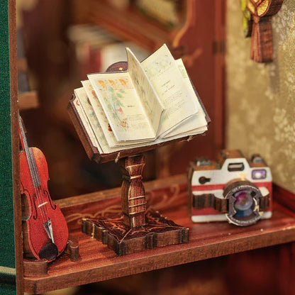 DIY Minimaailma kirjahyllyyn – Owl Bookstore Book Nook