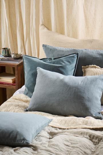 Samettityynynpäällinen Vintage – kuluneen näköinen Harmaansininen - Chalk blue 50 x 50 cm