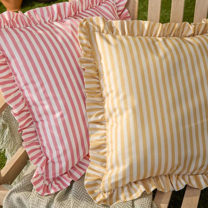 Tyynynpäällinen joka sopii ulkokäyttöön Röyhelo raita keltainen 50 x 50 cm