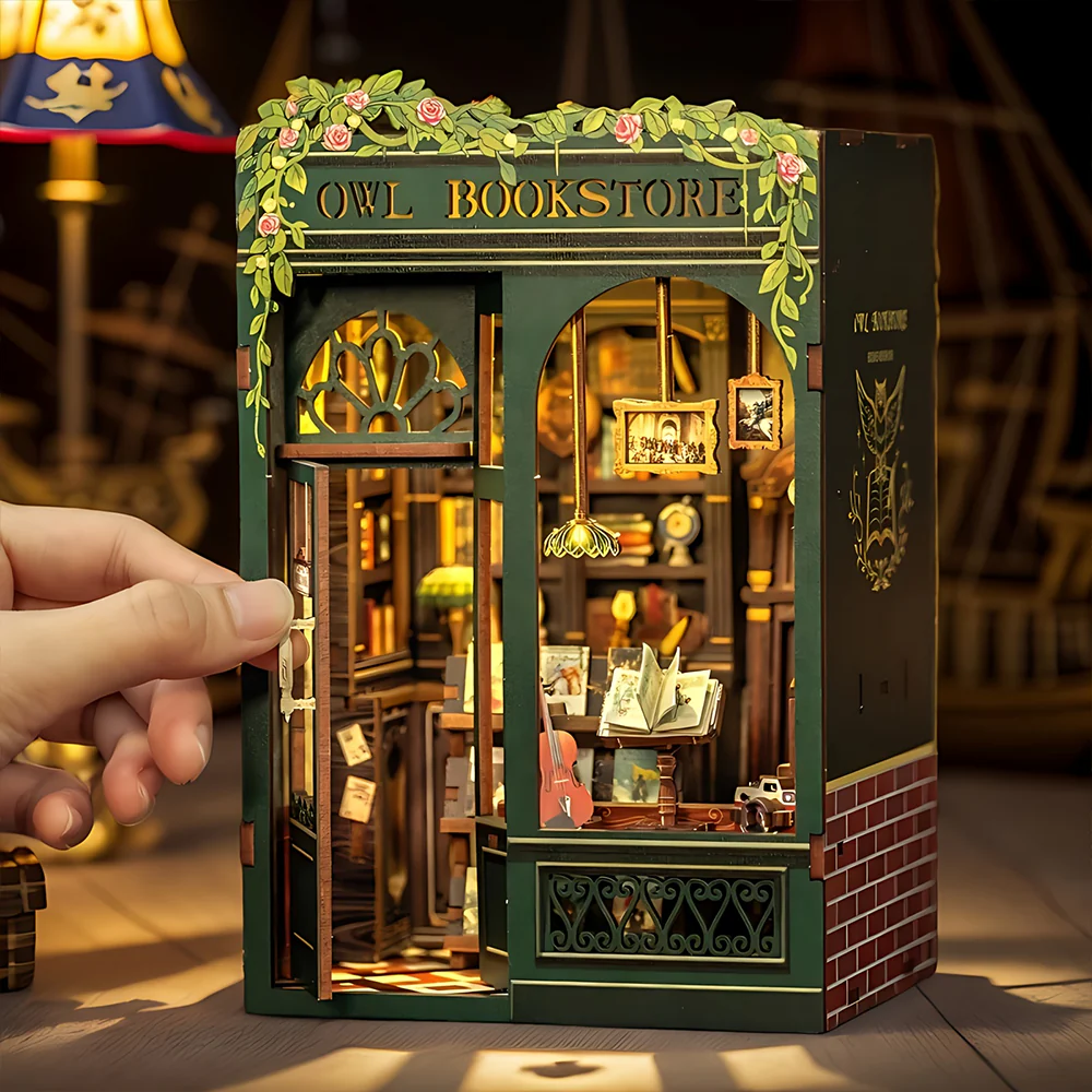 DIY Minimaailma kirjahyllyyn – Owl Bookstore Book Nook