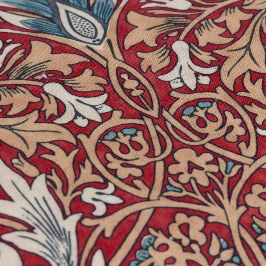 Tyynynpäällinen joka sopii ulkokäyttöön William Morris Snakeshead punainen 40 x 60 cm