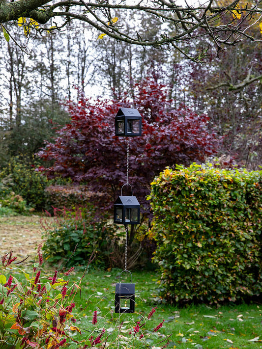 Pienet lyhdyt ketjussa 3 kpl Musta 12 cm