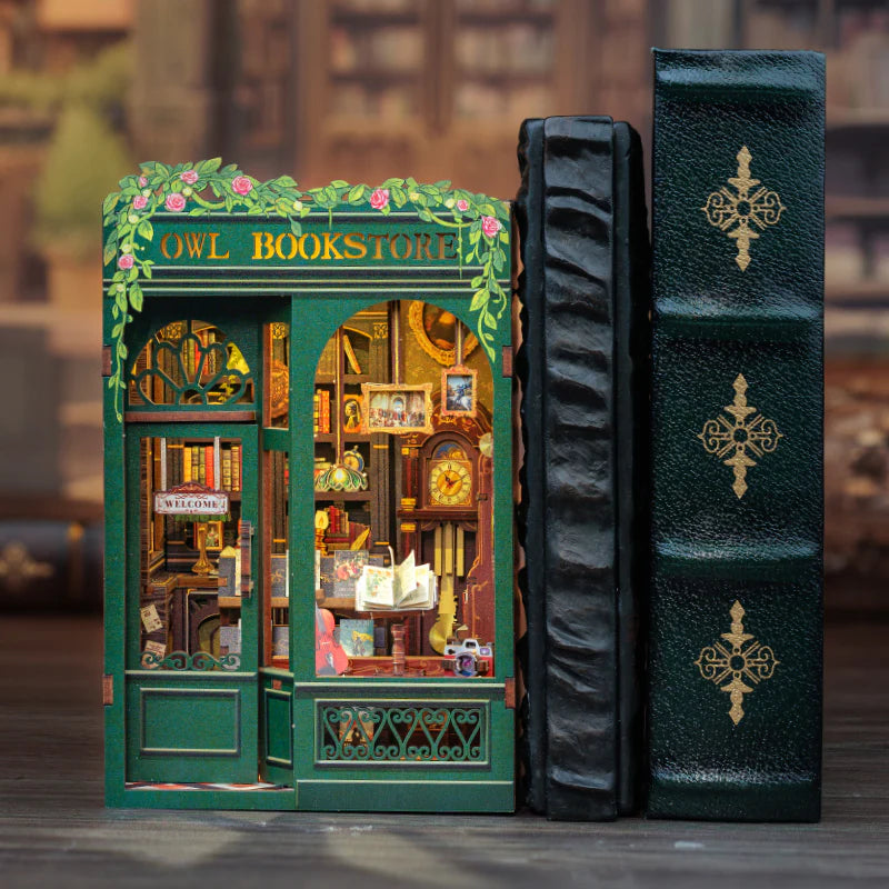DIY Minimaailma kirjahyllyyn – Owl Bookstore Book Nook
