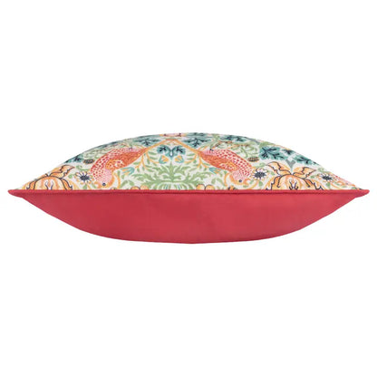 Tyynynpäällinen joka sopii ulkokäyttöön William Morris Strawberry Thief Coral/Leaf Green 50 x 50 cm