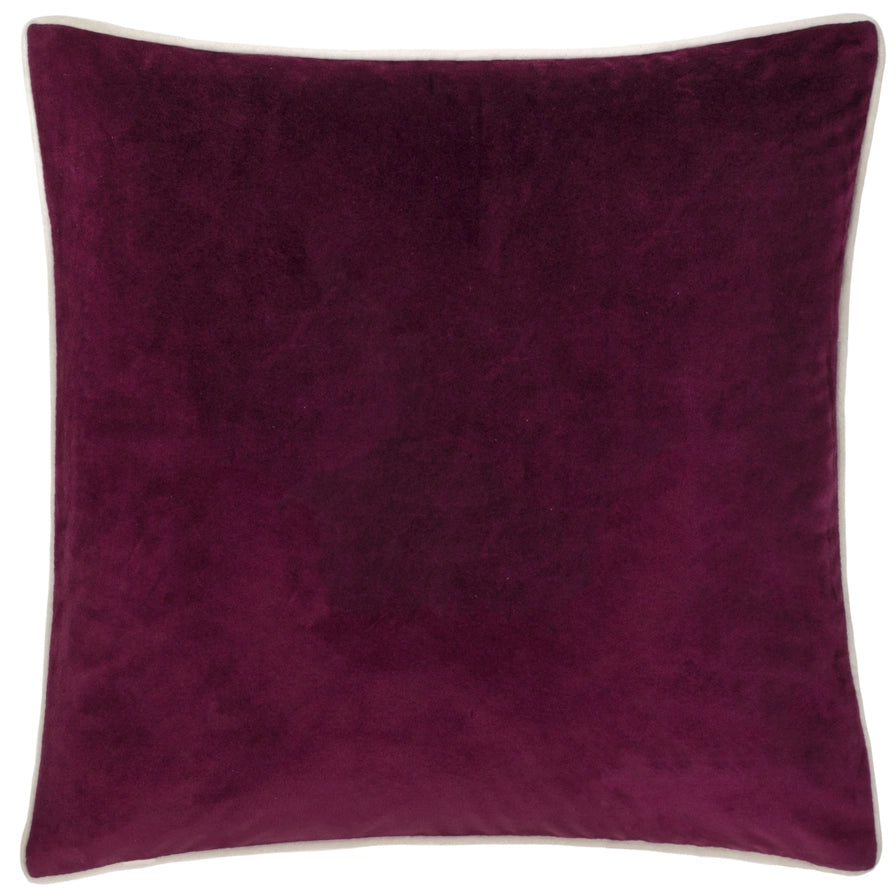 Orava brodeerattu viininpunainen samettityynynpäällinen 45 x 45 cm