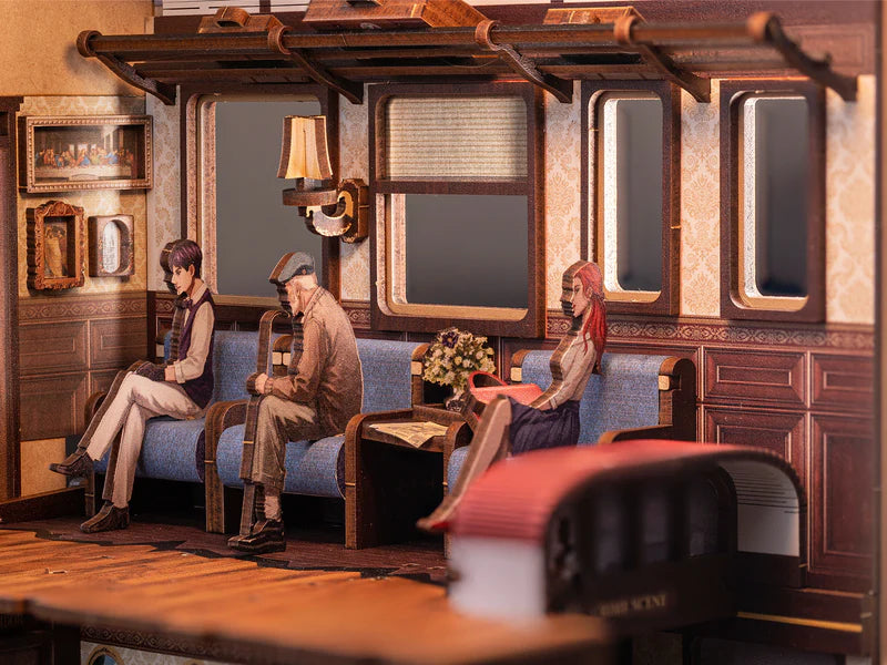 DIY Minimaailma kirjahyllyyn – Train Mystery Book Nook (sis. pölysuojan)