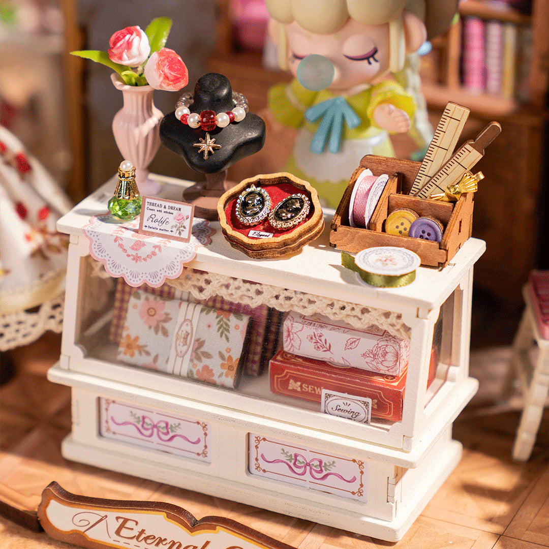 Elsa's Tailoring - koottava DIY miniatyyri