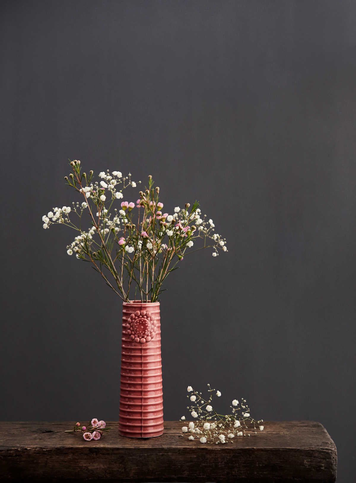 Pieni maljakko Lines Small Dusty Rose (S) korkeus 15 cm - Pipanella