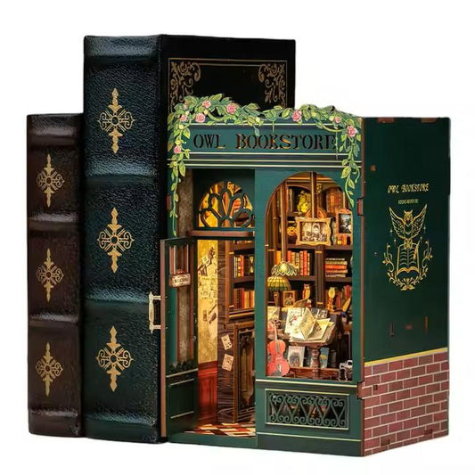 DIY Minimaailma kirjahyllyyn – Owl Bookstore Book Nook