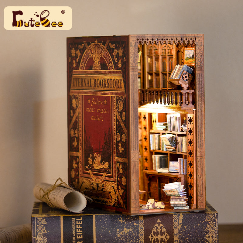 DIY Minimaailma kirjahyllyyn - Eternal Bookstore Book Nook (sis. pölysuojan)