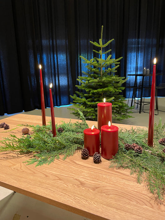 Punainen (Red) Led kruunukynttilä kork. 24 cm 2 kpl