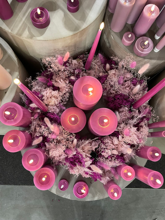 Tumma pinkki (Magenta) Led kruunukynttilä kork. 15 cm 2 kpl