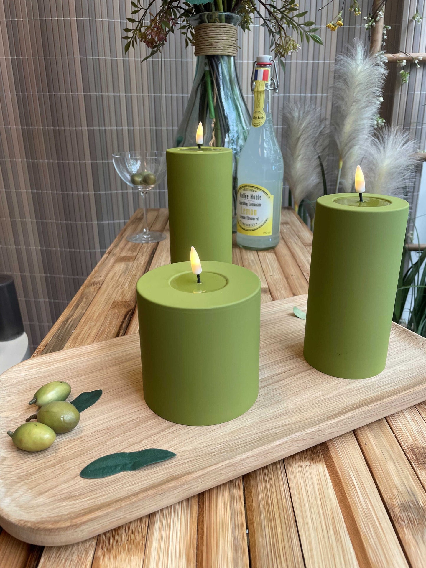 Led-kynttilä ulkokäyttöön Oliivinvihreä (Olive Green) halk. 7,5 cm