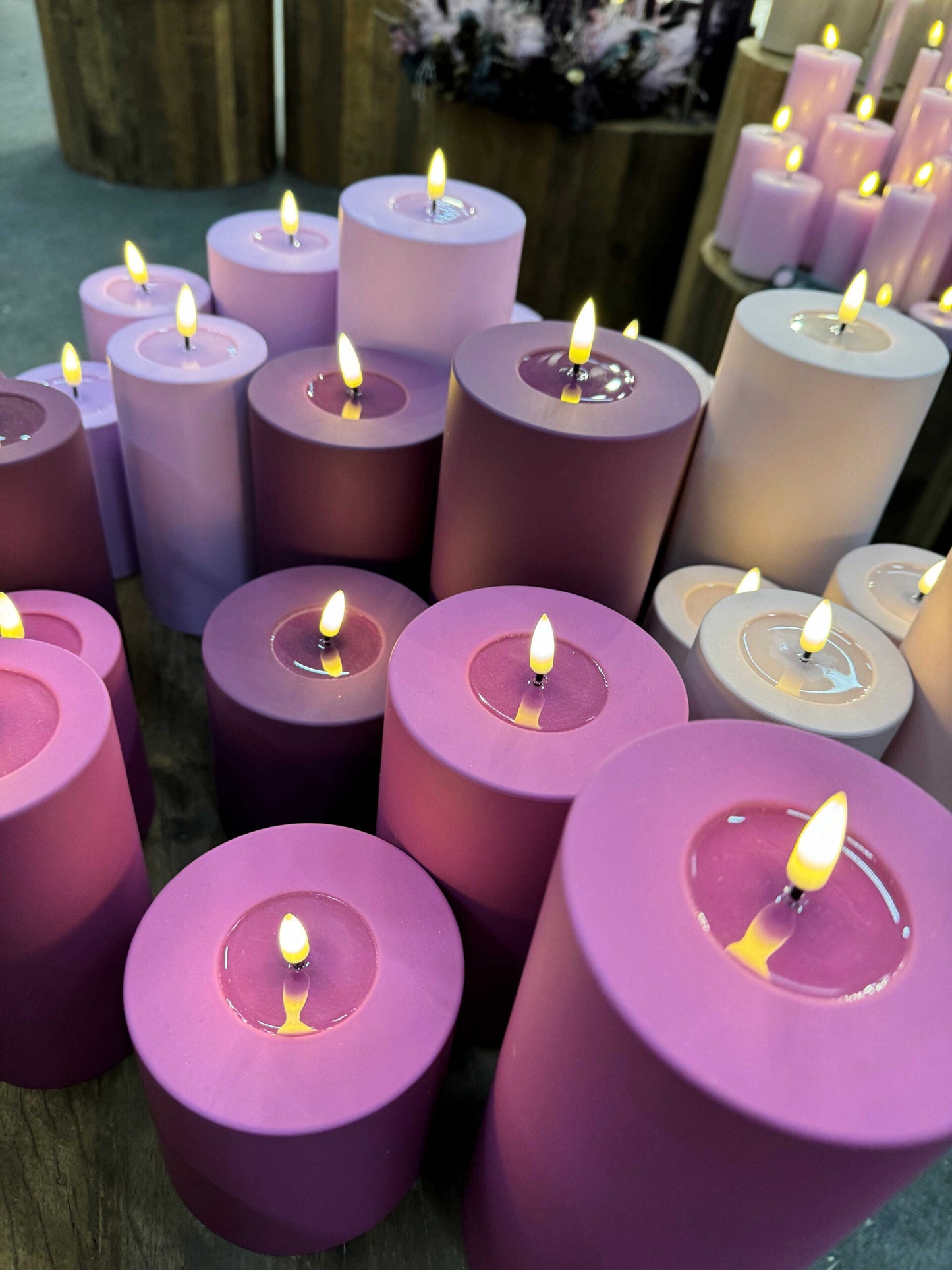 Led-kynttilä ulkokäyttöön Tumma pinkki (Magenta) halk. 7,5 cm