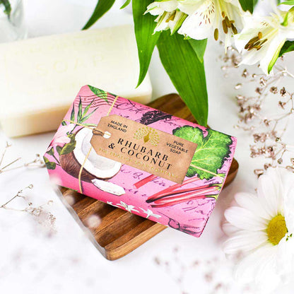 Palasaippua Raparperi ja kookos - Rhubarb and Coconut