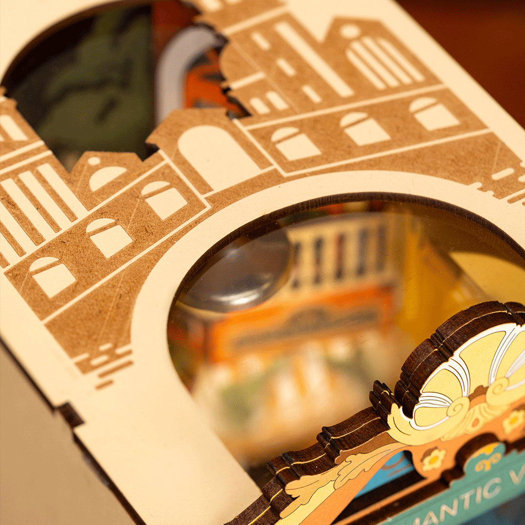 DIY Minimaailma kirjahyllyyn – Romantic Venice Book Nook sis. pölysuojan