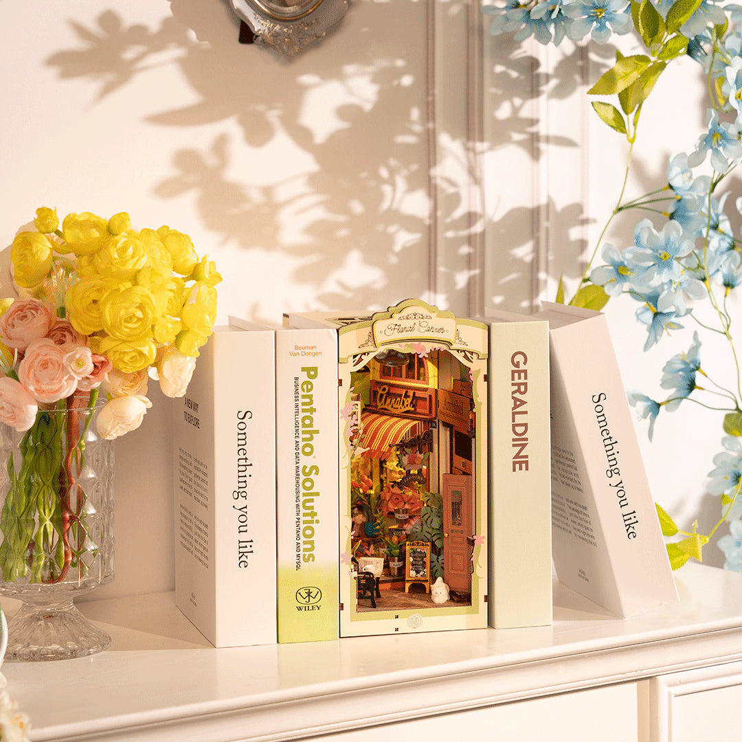 DIY Minimaailma kirjahyllyyn – Floral Corner Book Nook sis. pölysuojan