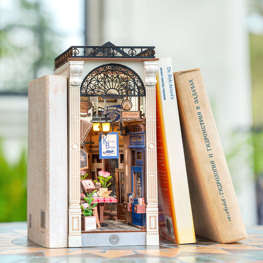 DIY minimaailma kirjahyllyyn - Arcade Dating Book Nook