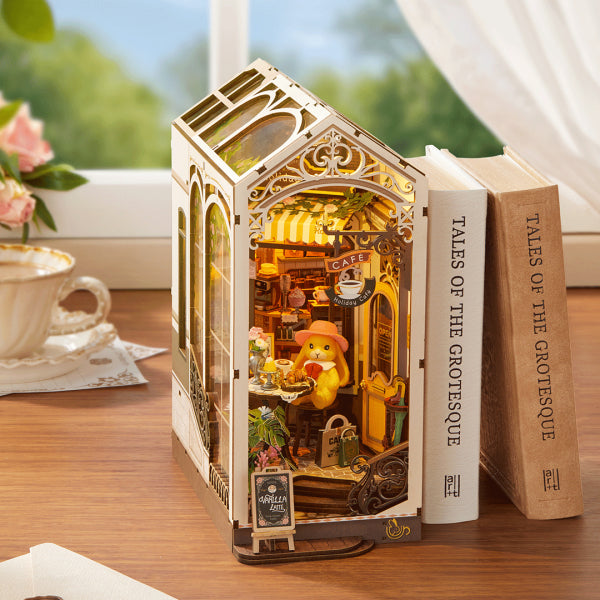 DIY minimaailma kirjahyllyyn - Holiday Cafe Book Nook