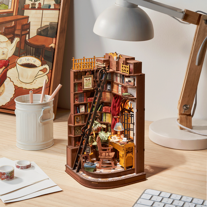 DIY minimaailma kirjahyllyyn - Silent Corner Study Book nook