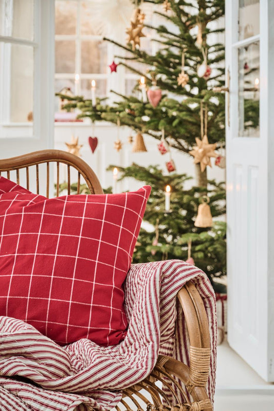 Tyynynpäällinen Silja punaruudullinen 50 x 50 cm