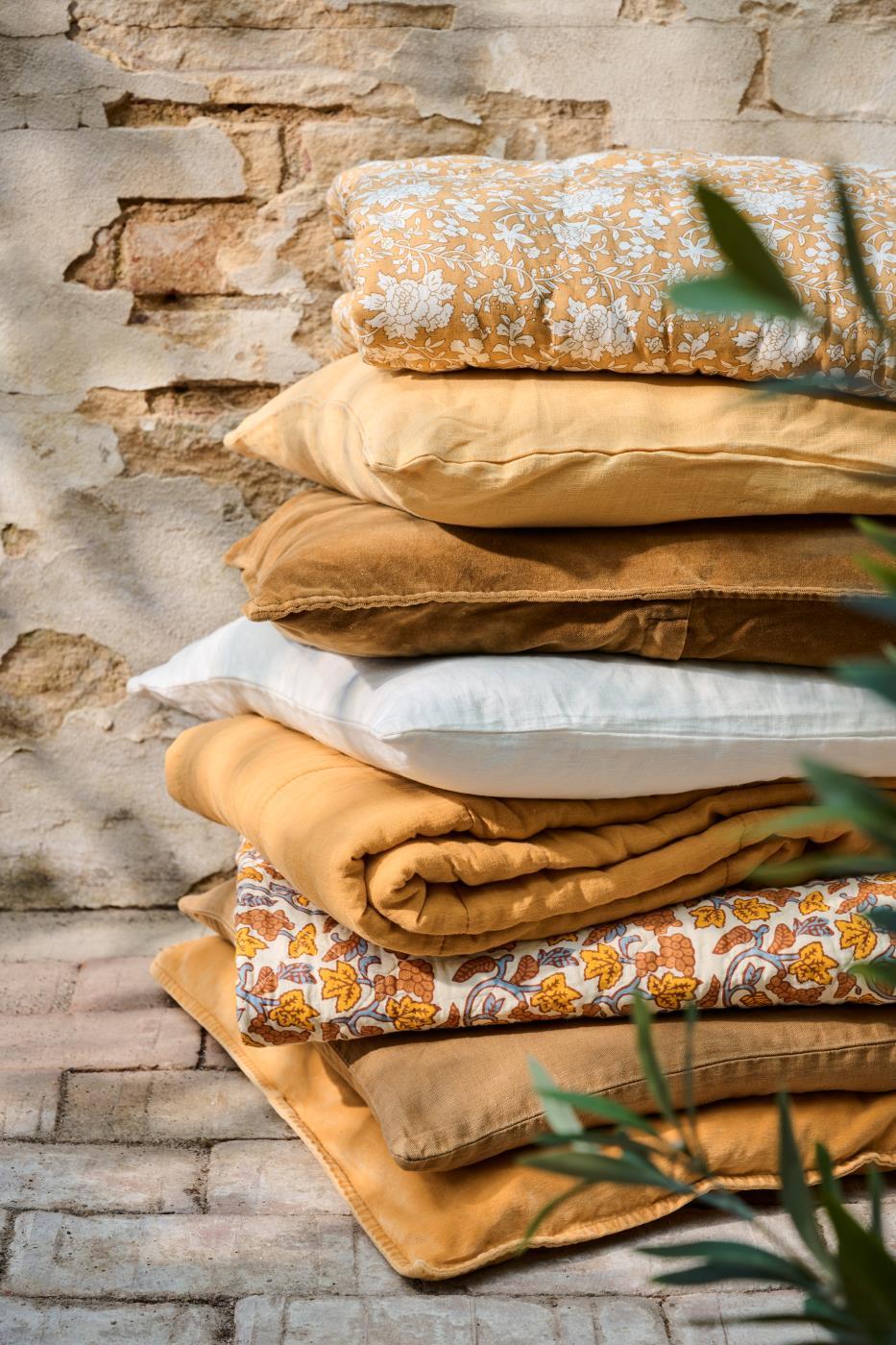 Samettityynynpäällinen Vintage – kuluneen näköinen Keltainen - Harvest yellow 50 x 50 cm
