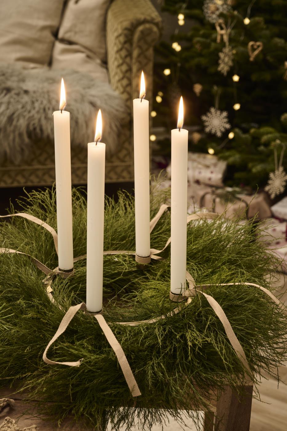 Adventtikynttelikkö pyöreä messinginvärinen