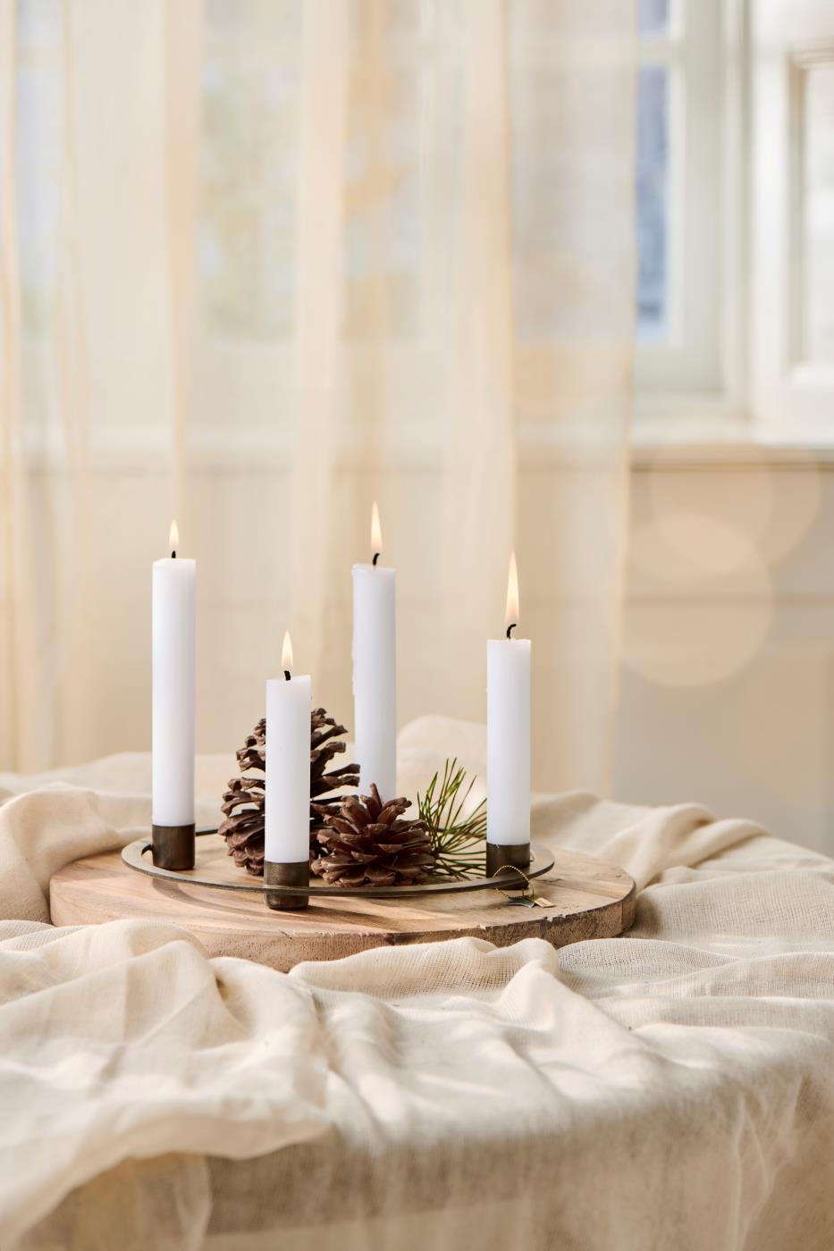 Adventtikynttelikkö pyöreä messinginvärinen