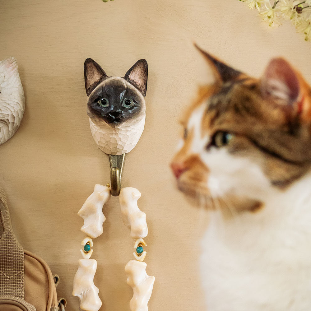 Käsin veistetty seinäkoukku Kissa Siamilainen - Cat Siamese