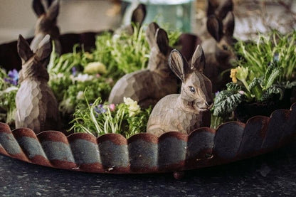 Puinen käsinveistetty pupu - European rabbit