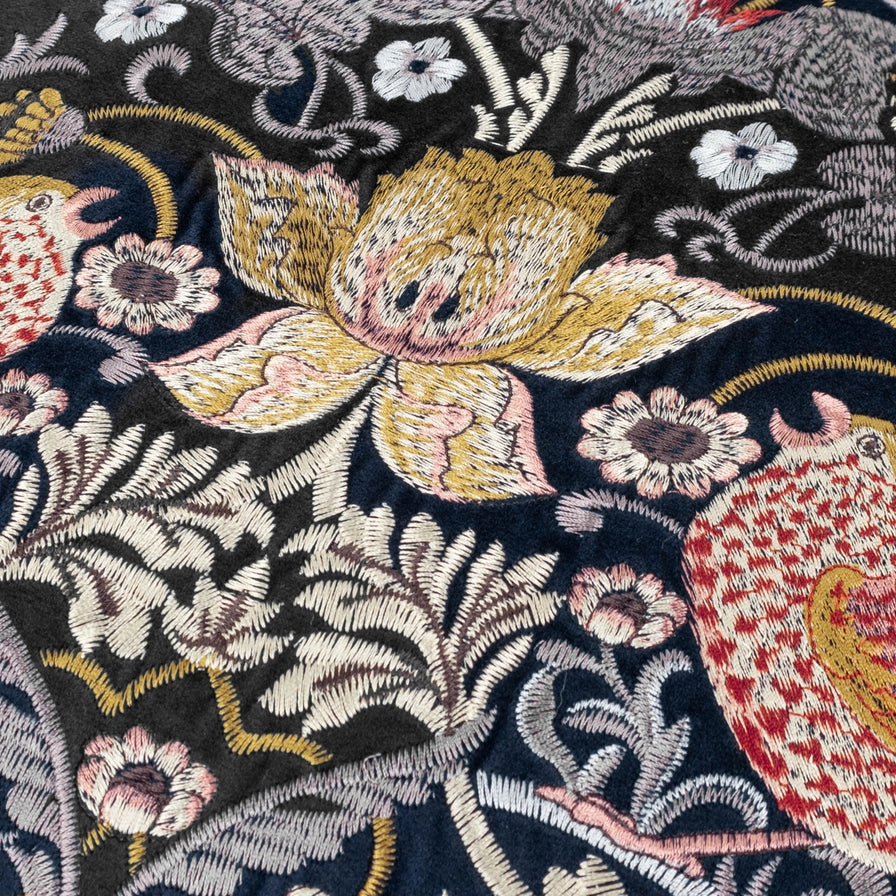 Tyynynpäällinen Strawberry Thief brodeerattu Sininen - Indigo 50 x 50 cm