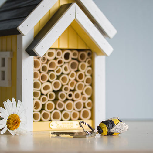 Puinen avaimenperä Kimalainen - Bumblebee