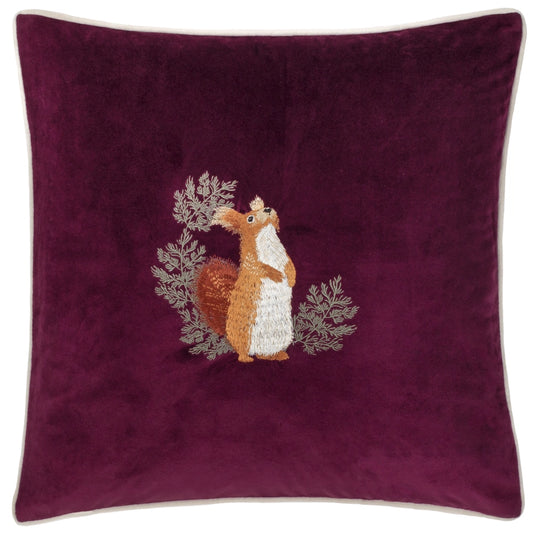 Orava brodeerattu viininpunainen samettityynynpäällinen 45 x 45 cm